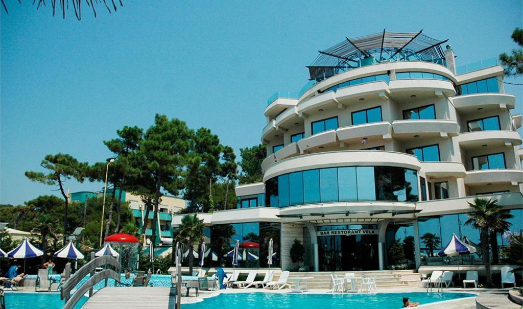 Vela Hotel Restaurant Golem  Exteriér fotografie
