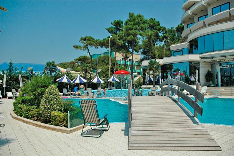 Vela Hotel Restaurant Golem  Exteriér fotografie
